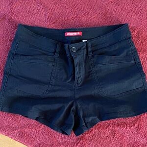 UNIONBAY Black Women's Casual Pocket Shorts